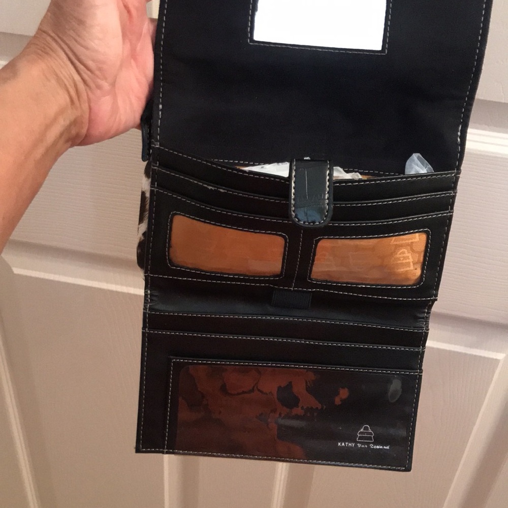 Kathy Van Zeeland Wallet purse - Picture 6 of 9